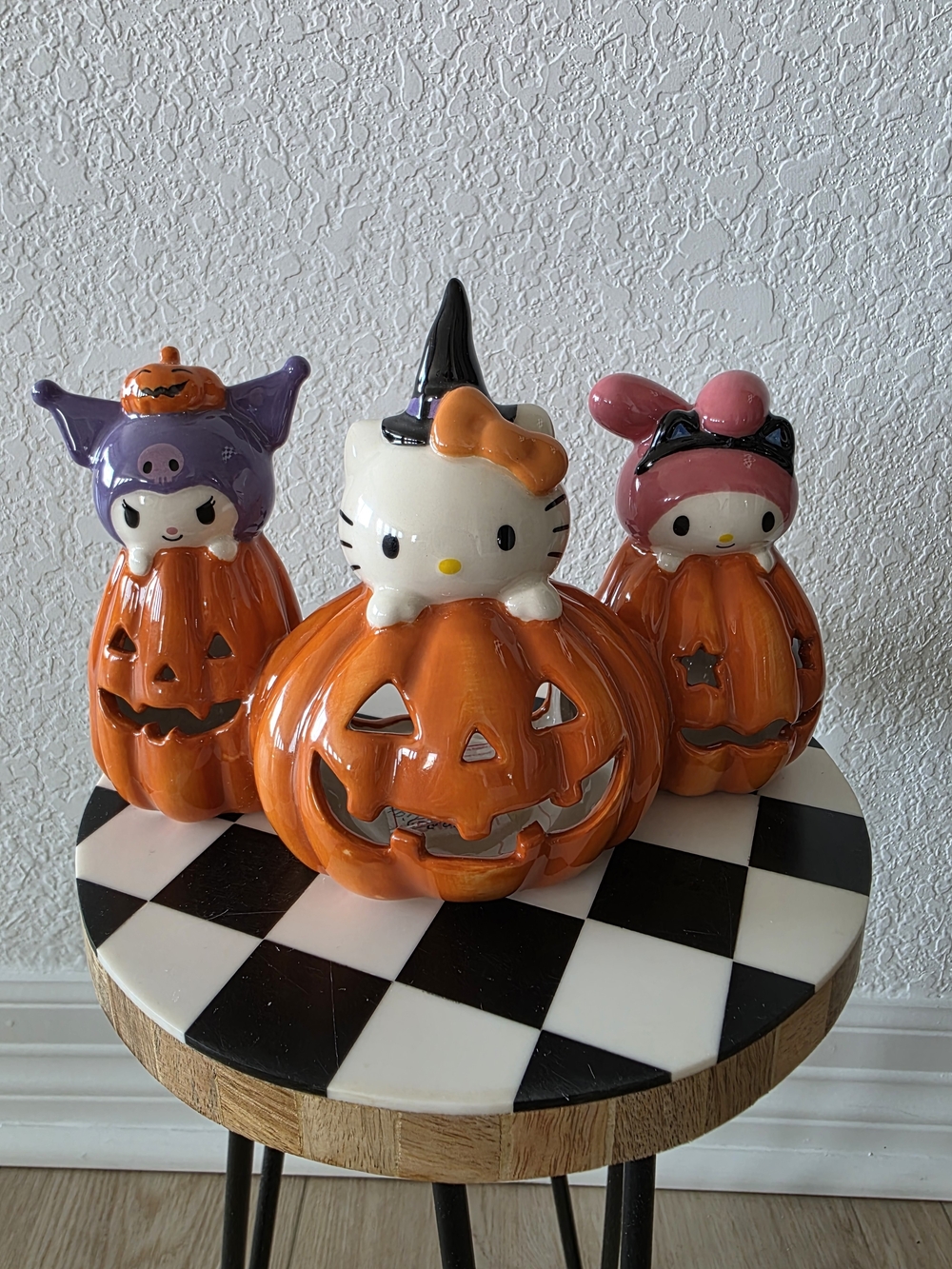 NWT Hello Kitty And Friends Halloween Pumpkin Trio Ceramic Figurines